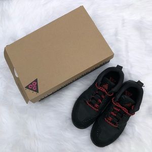 ✨ Nike ACG Dog Mountain Sneakers ✨